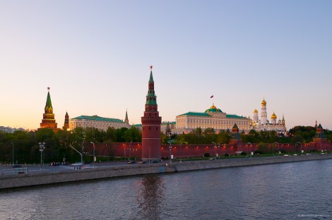 Kremlin_from_Bolshoy_kamenny_bridge